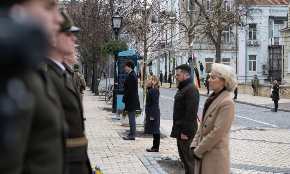 Kyiv (Ukraine), 24/02/2024.- Los primeros ministros canadiense, Justin Trudeau, e italiana, Giorgia Meloni, junto al presidente ucraniano, Volodymyr Zelenski, y la presidenta de la Comision Europea, Ursula von der Leyen, en un acto en memoria de los caidos al cumplirse dos años de la invasión rusa de Ucrania. (Italia, Rusia, Ucrania, Kiev) EFE/EPA/FILIPPO ATTILI / ITALIAN GOVERNMENT PRESS OFFICE / HANDOUT HANDOUT EDITORIAL USE ONLY/NO SALES HANDOUT EDITORIAL USE ONLY/NO SALES