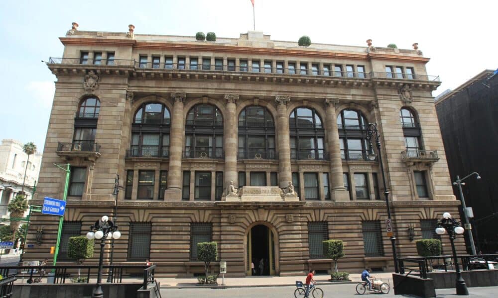 Vista general del edificio del Banco Nacional de México Banco. Imagen de archivo. EFE/Mario Guzman