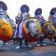 Artistas participan en el Desfile de Llamadas como parte del inicio del Carnaval este 9 de febrero de 2024, por la calle Isla de Flores, en Montevideo (Uruguay).  EFE/ Gaston Britos