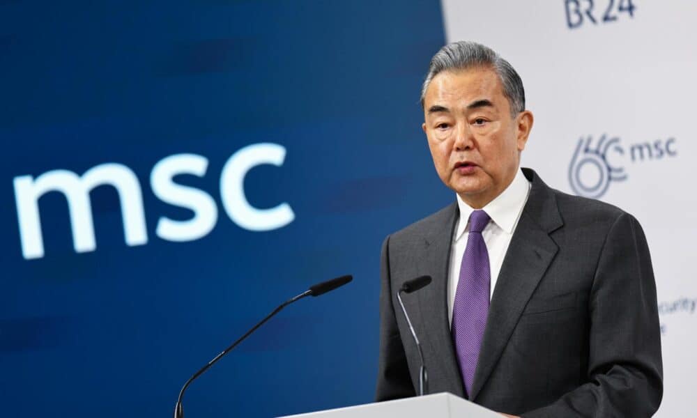 El ministro chino de Asuntos Exteriores, Wang Yi, en la Conferencia de Munich (Alemania). EFE/EPA/ANNA SZILAGYI