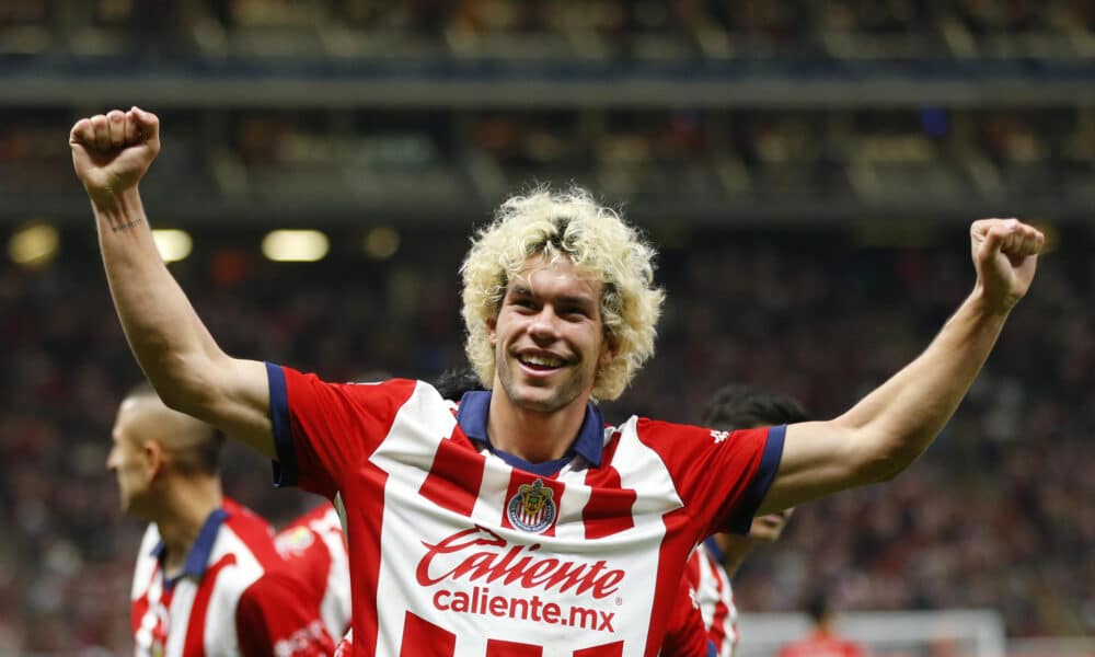 Cade Cowell del Guadalajara celebra un gol, en una fotografía de archivo. EFE/Francisco Guasco