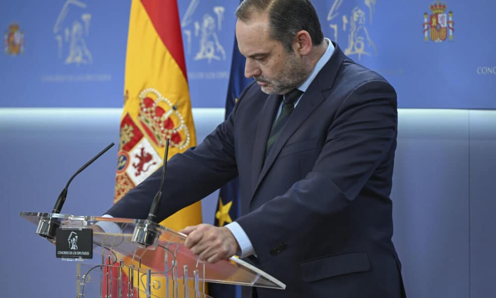 Foto archivo. El exministro José Luis Ábalos, durante la rueda de prensa que ha ofrecido este martes en el Congreso. EFE/Fernando Villar