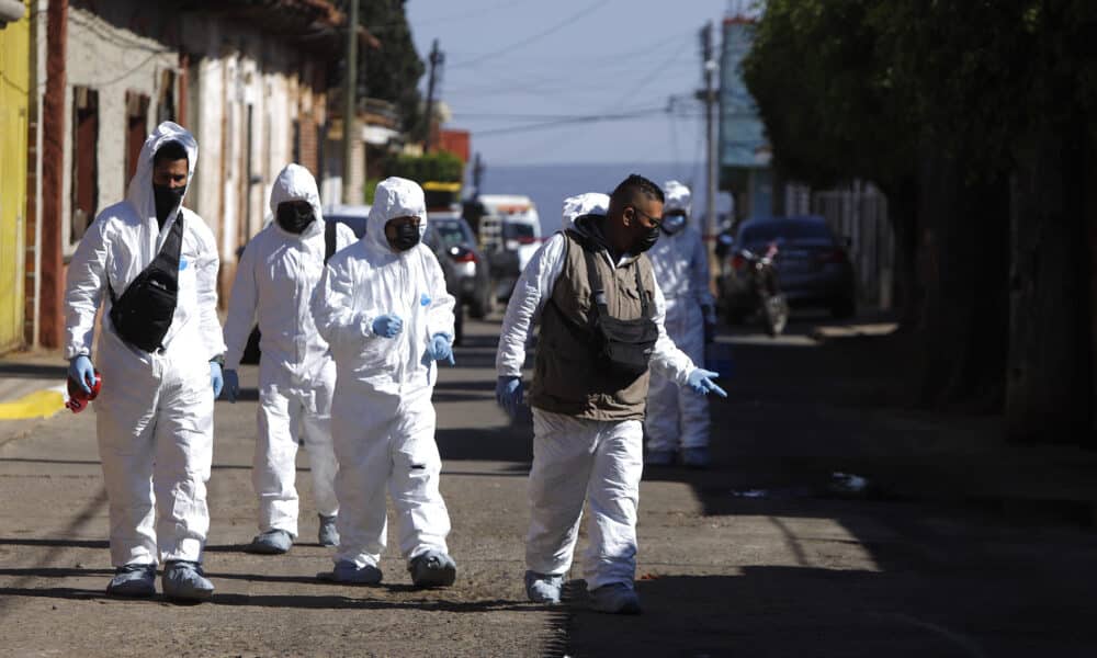 La Fiscalía General del Estado (FGE) confirmó este martes a EFE que dos hombres en una motocicleta le dispararon a Pérez Luna cerca de las 22:00 hora local del lunes (04:00 GMT del martes) sobre la calle Jesús Romero Flores, en la unidad habitacional 'Infonavit'. Fotografía de archivo. EFE/Iván Villanueva