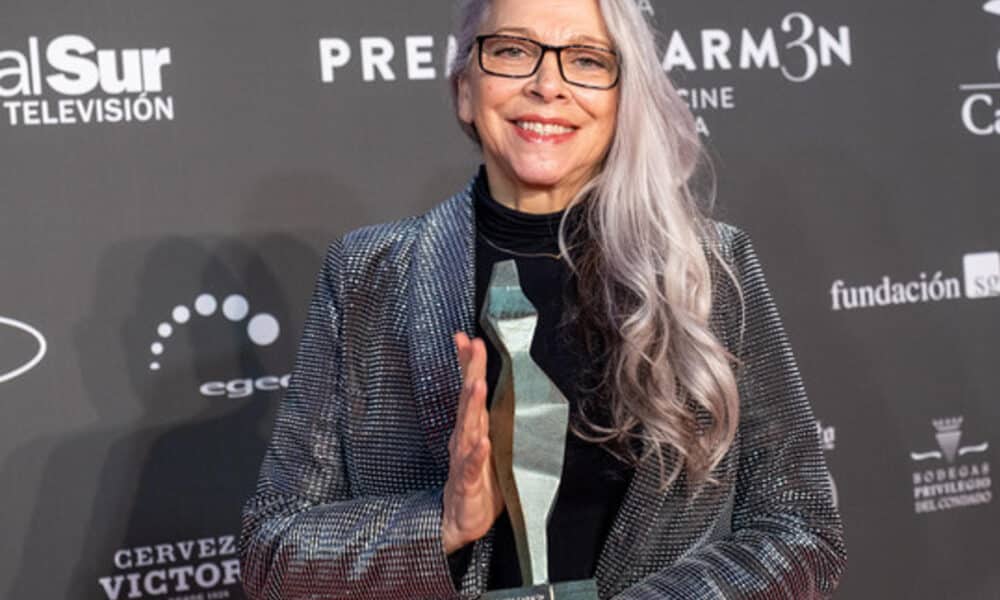 La Academia de Cine de Andalucía otorgó el Premio a la Mejor Actriz Protagonista a la actriz Kiti Mánver por su papel en la película ?Mamacruz? en la gala de entrega de los Premios Carmen de la Academia de Cine dé Andalucía este sábado, en la Casa Colón de Huelva (España). EFE/Julián Pérez