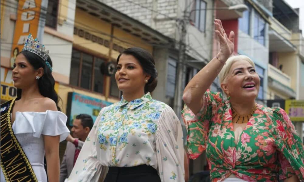 Fotografía sin fecha tomada del Instagram de la concejala ecuatoriana Diana Carnero donde aparece Carnero (c) en una actividad. EFE/Instagram Diana Carnero