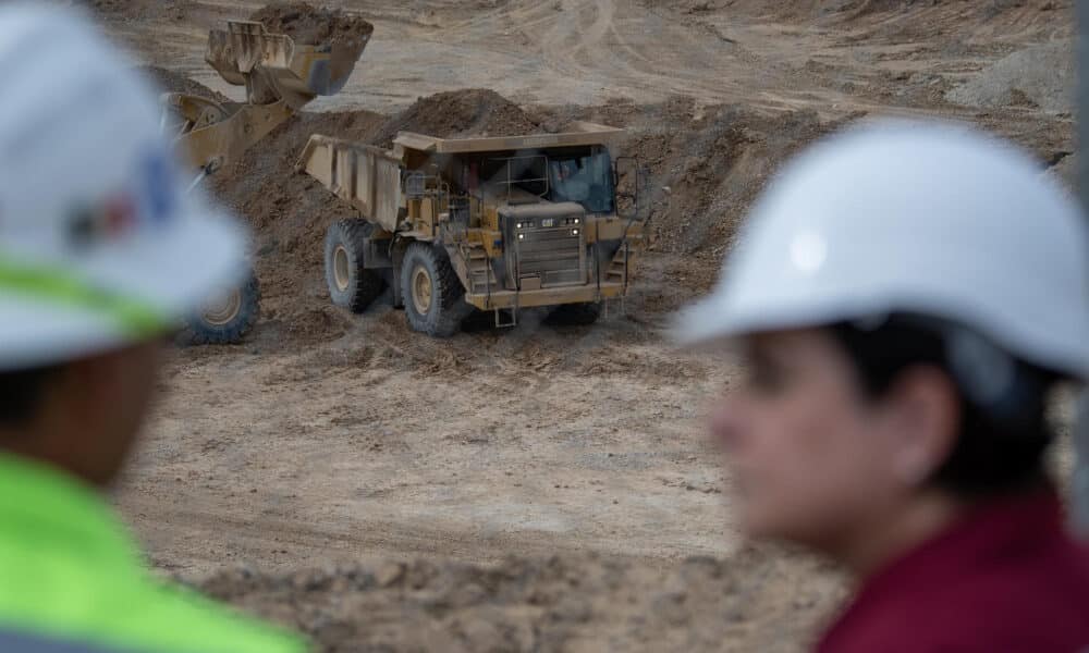 Fotografía que muestra una vista general de los trabajos en la zona de la Mina el pinabete, en el municipio de Sabinas, estado de Coahuila.(México). Imagen de archivo. EFE/ Miguel Sierra