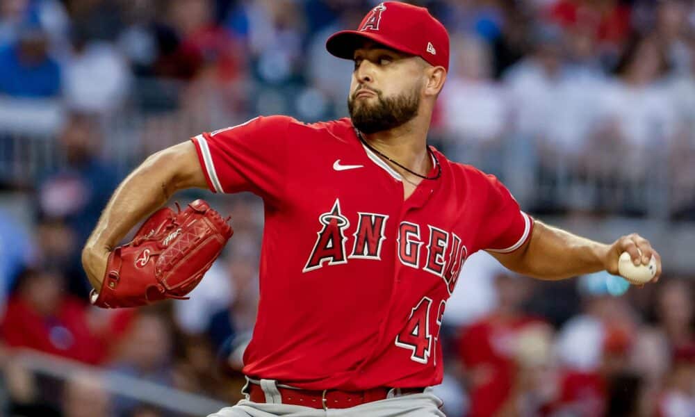 Fotografía de archivo en la que se registró al mexicano Patrick Sandoval, abridor zurdo de los Angelinos de Los Ángeles de la MLB. EFE/Erik S. Lesser