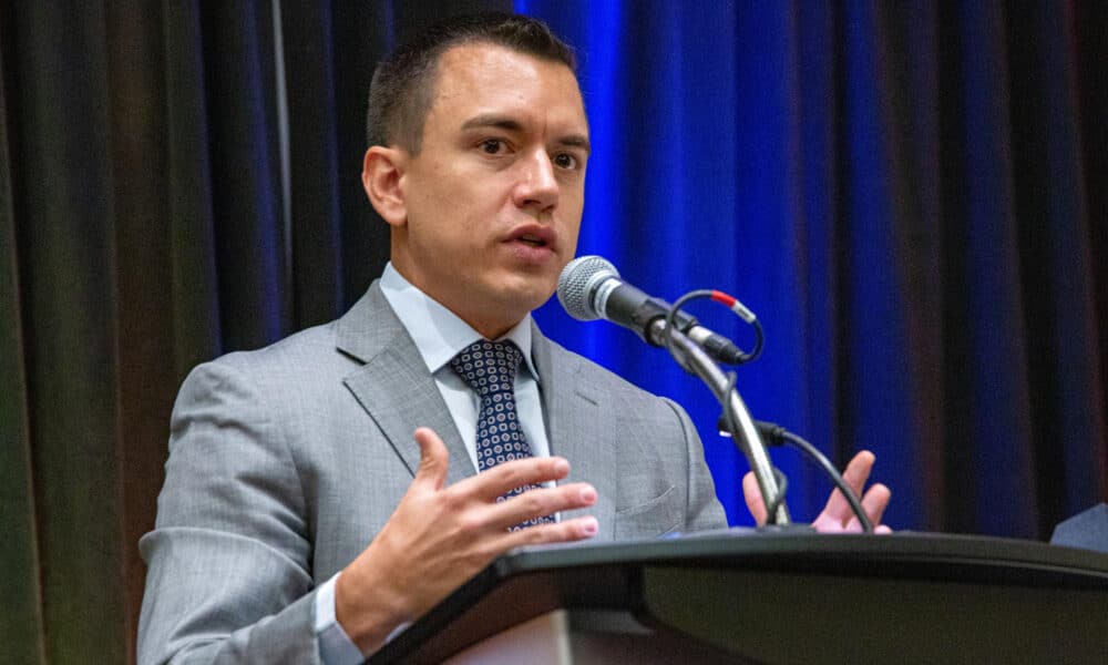 El presidente de Ecuador, Daniel Noboa, pronuncia un discurso en la mayor feria de la minería del mundo (PDAC) en Toronto (Canadá). EFE/Julio César Rivas