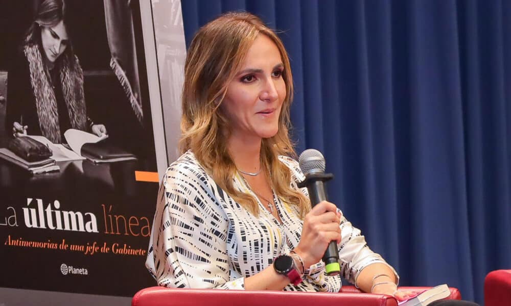 María Paula Correa habla durante la presentación de su libro 'La última línea' este jueves, en Bogotá (Colombia). EFE/Str