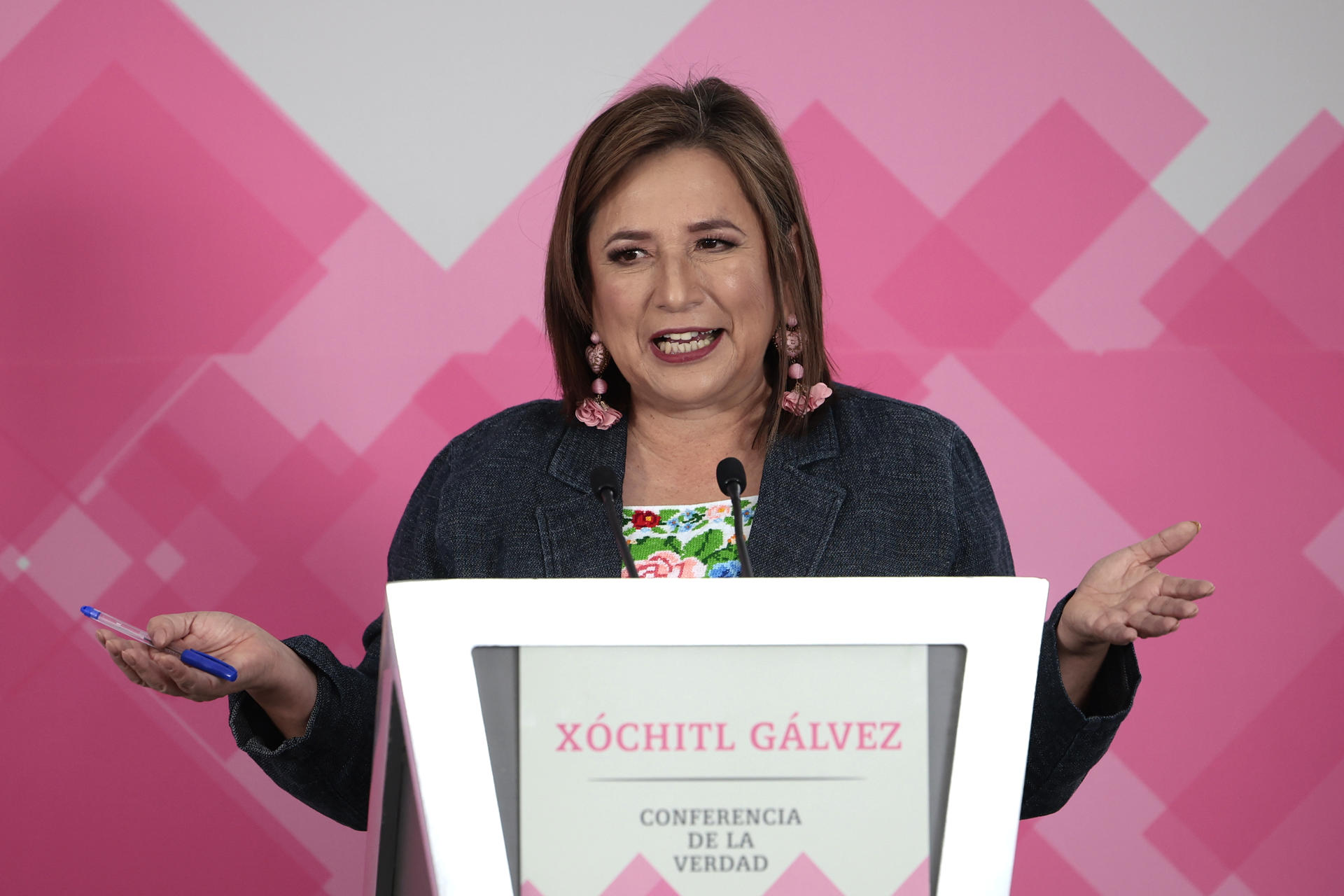 La candidata presidencial opositora Xóchitl Gálvez participa durante su "Conferencia de la verdad" en la Ciudad de México (México). Imagen de archivo. EFE/José Méndez