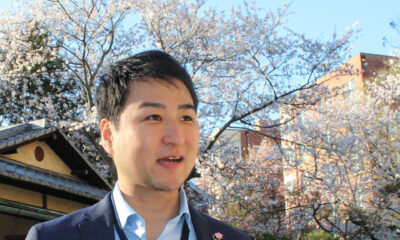 El segundo secretario de la sección de Asuntos Públicos de la embajada de Japón en Estados Unidos, Yuki Sugiyama, habla con EFE durante una entrevista, el 18 de marzo del 2024, en los jardines de la embajada nipona en Washington (EEUU). EFE/ Octavio Guzmán