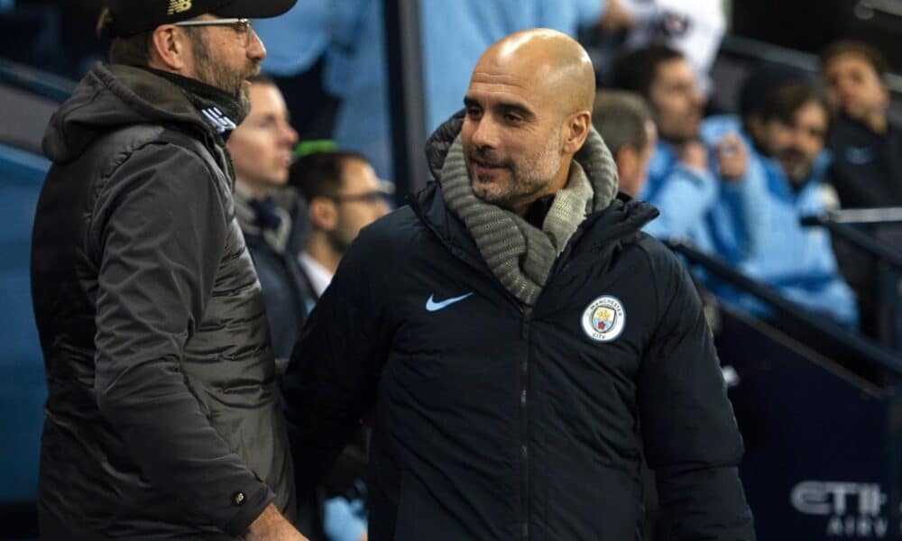 El entrenador del Liverpool, Juergen Klopp (i), y el entrenador del Manchester City, Pep Guardiola, en una foto de archivo. EFE/ Peter Powell