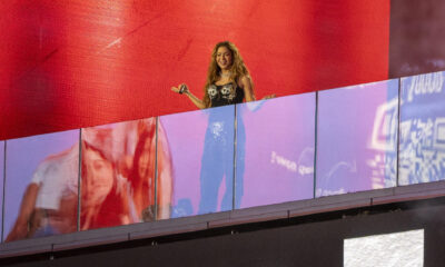 La cantante colombiana Shakira ofrece un concierto gratis  en Times Square, Nueva York (EE.UU.). EFE/Ángel Colmenares