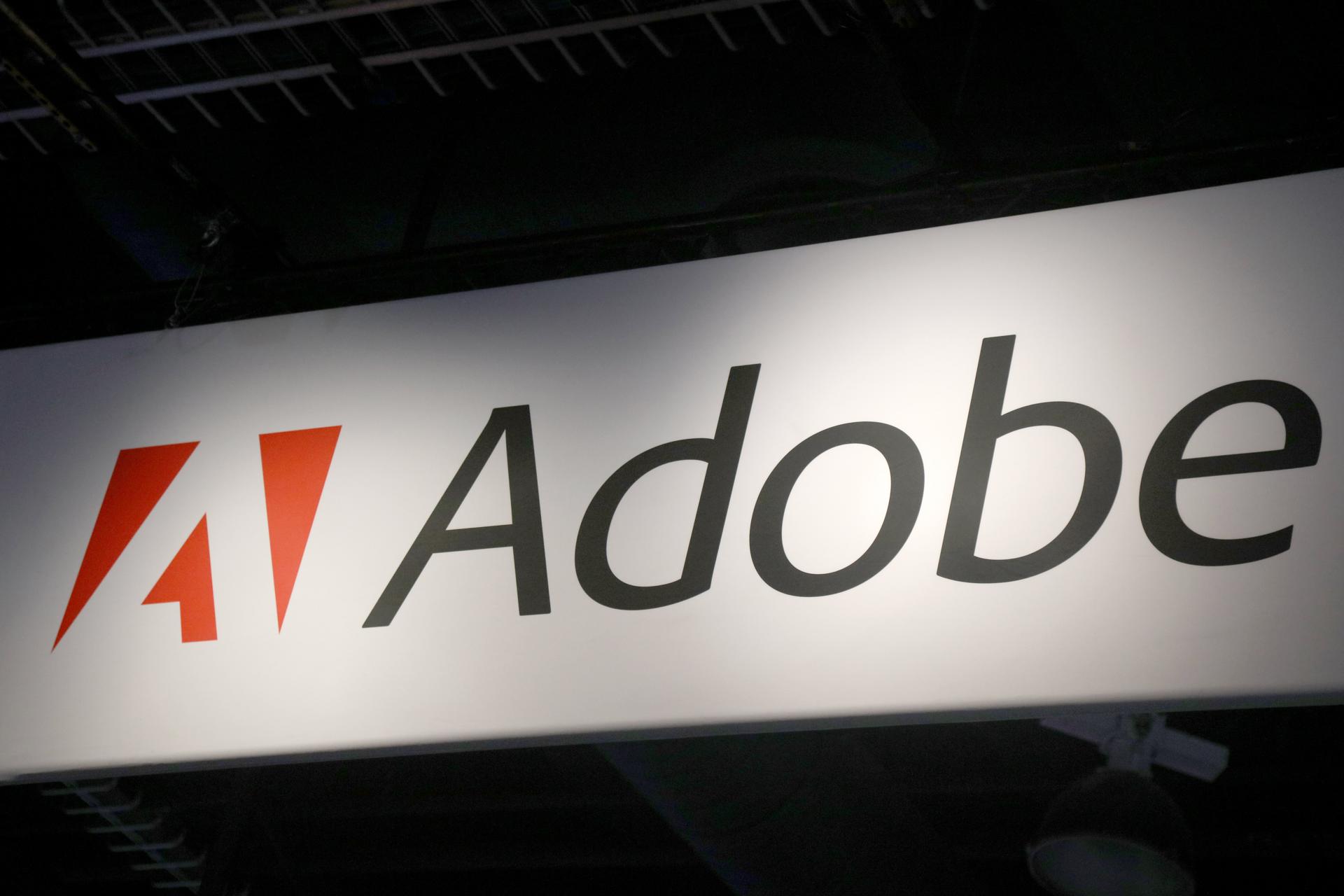 Vista del logo de Adobe, en una fotografía de archivo. EFE/ Andrew Gombert