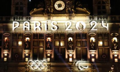 La fachada del ayuntamiento de París decorada con temática olímpica, en una foto de archivo. EFE/EPA/Mohammed Badra