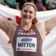 La canadiense Sarah Mitton se proclamó campeona del mundo de pista cubierta en lanzamiento de peso, con una marca de 20.22 metros en su sexto y último intento, en la primera final de los Mundiales que se disputan en Glasgow (Escocia). EFE/EPA/ADAM VAUGHAN