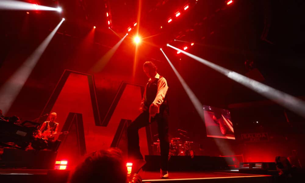 La banda británica Depeche Mode durante el concierto que ofrece hoy martes en Madrid dentro de su 'Memento Mori Tour'. EFE/Juanjo Martín