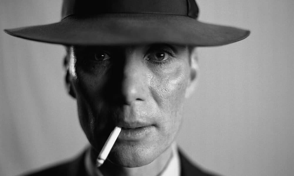 Fotograma cedido por Universal Pictures donde aparece el actor Cillian Murphy en su papel de J. Robert Oppenheimer para la película 'Oppenheimer'. EFE/ Universal Pictures SÓLO USO EDITORIAL/SÓLO DISPONIBLE PARA ILUSTRAR LA NOTICIA QUE ACOMPAÑA (CRÉDITO OBLIGATORIO)