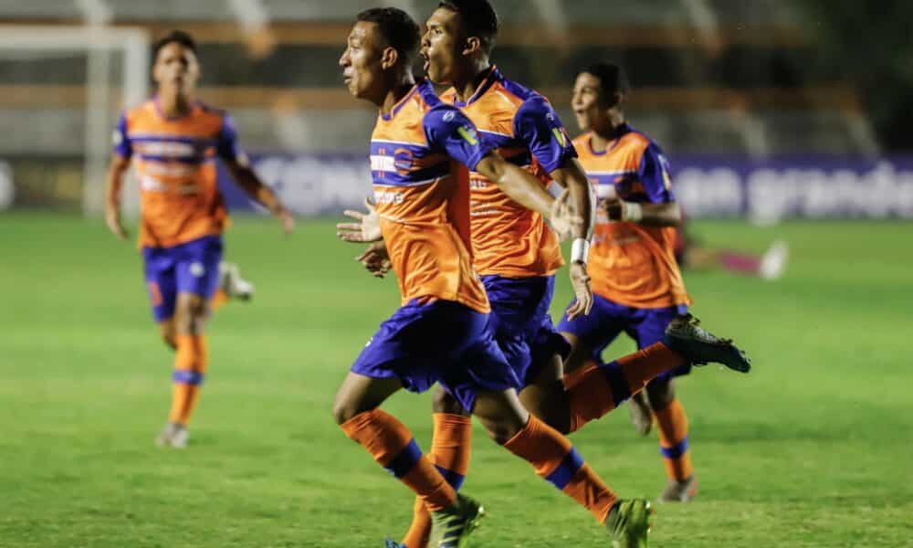 Fotografía de archivo en la que se registró una de las celebraciones del club venezolano de fútbol Academia Puerto Cabello. EFE/Nathalia Aguilar