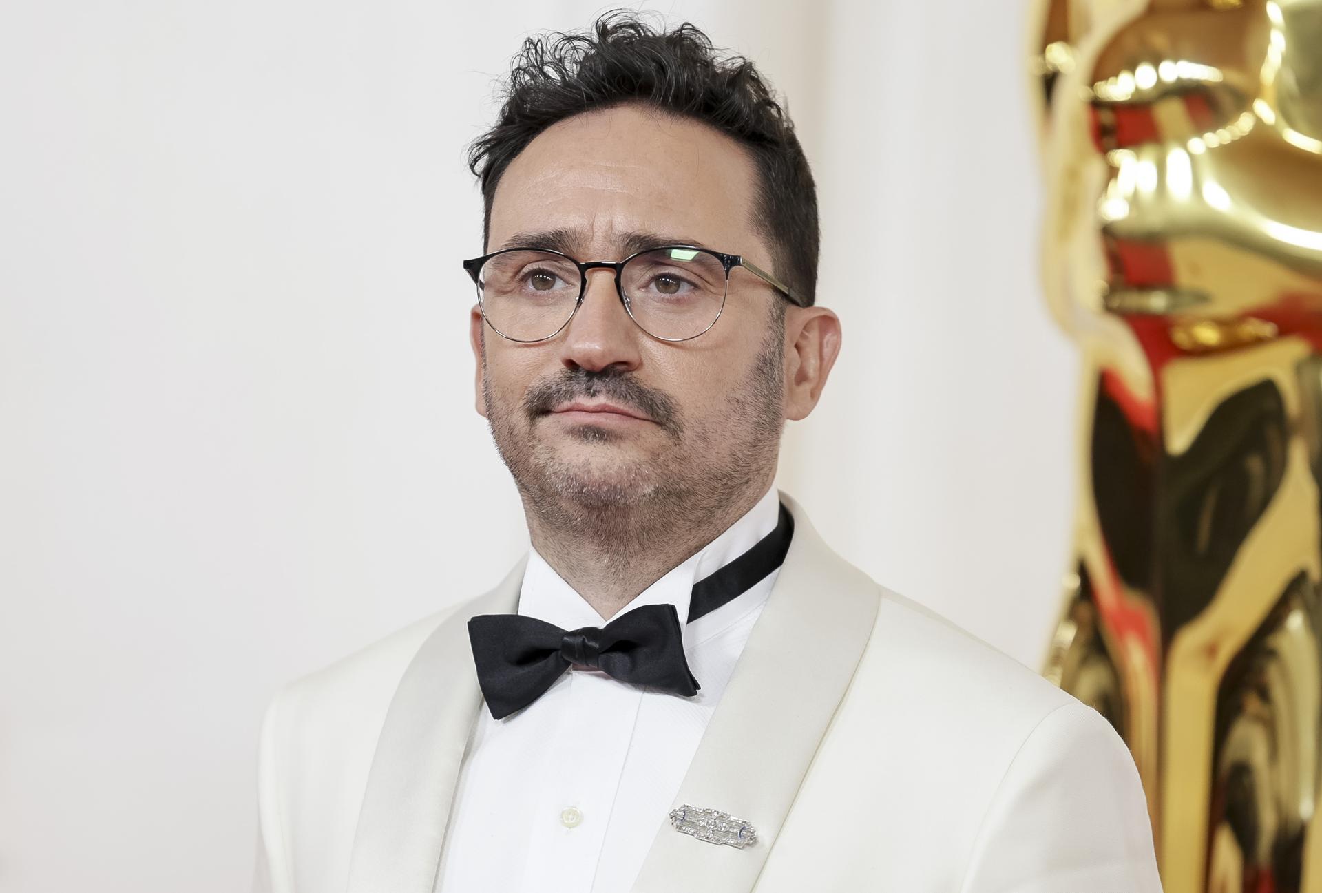 El director español Juan Antonio Bayona, a su llegada a la gala de los Óscar. (EE.UU.).EFE/Octavio Guzmán