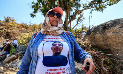 Olga Lidia Mendoza, familiar de una persona desaparecida habla durante una entrevista con EFE el 20 de marzo de 2024, en el puerto de Acapulco, en Guerrero (México). EFE/David Guzmán