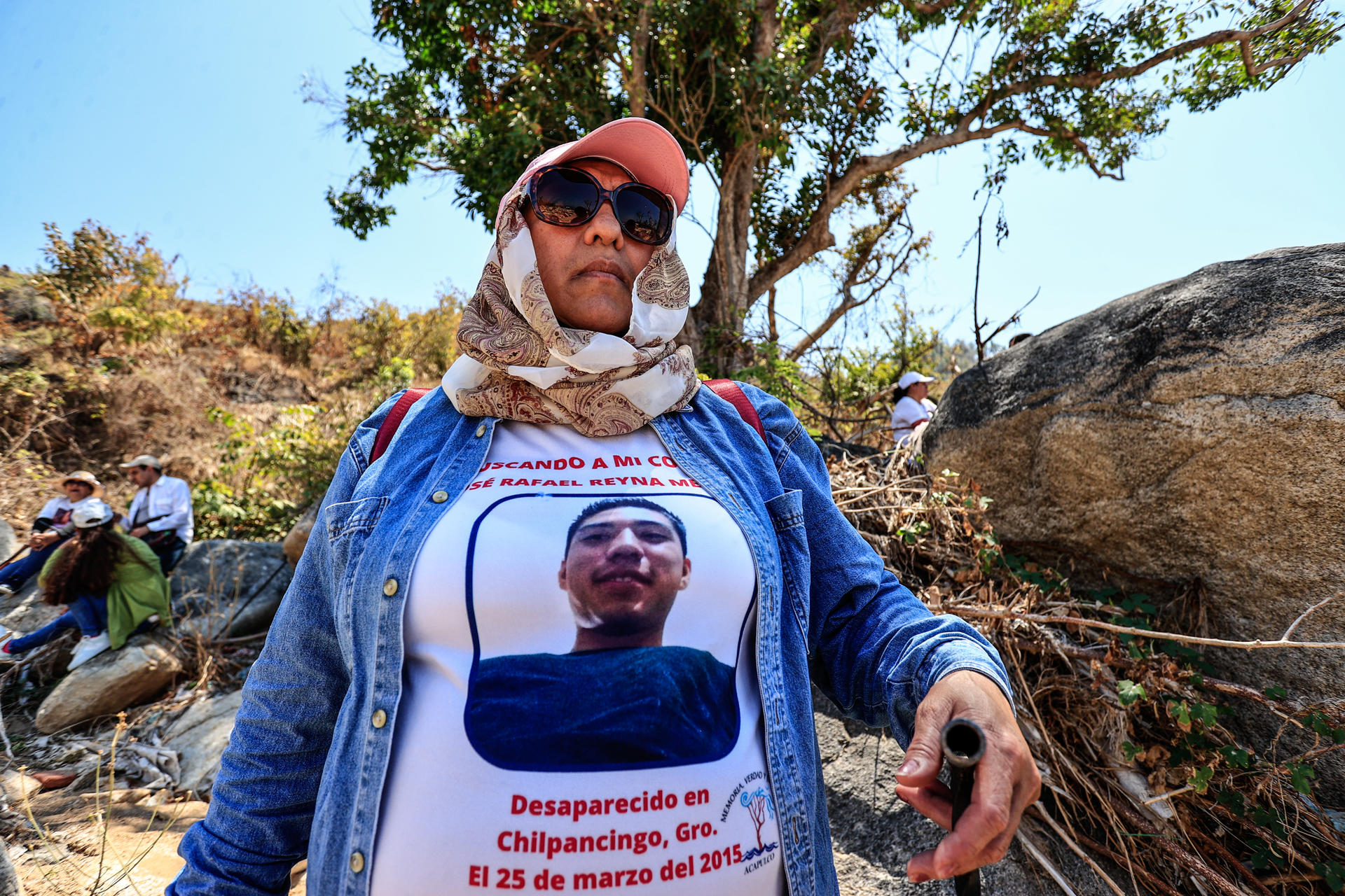 Olga Lidia Mendoza, familiar de una persona desaparecida habla durante una entrevista con EFE el 20 de marzo de 2024, en el puerto de Acapulco, en Guerrero (México). EFE/David Guzmán