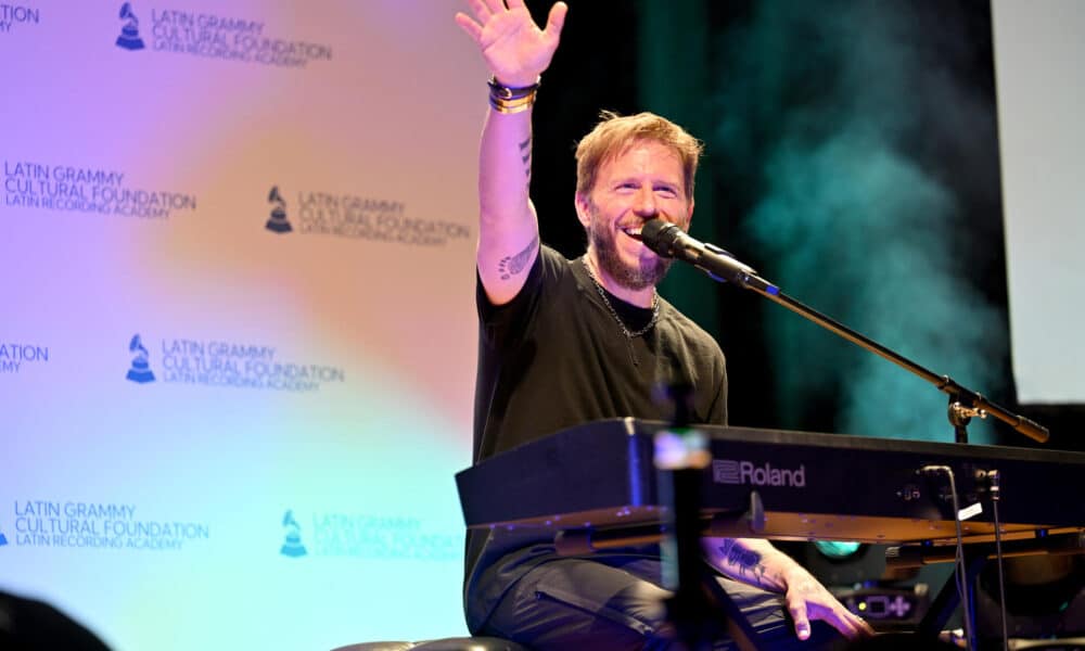 Fotografía cedida por The Recording Academy donde aparece el cantautor argentino Noel Schajris mientras canta en escenario durante el evento 'Grammy Latino en las escuelas' celebrado el 27 de febrero de 2024 en Memphis, Tennessee (EE. UU). EFE/Greg Campbell/The Recording Academy /SOLO USO EDITORIAL /NO VENTAS /SOLO DISPONIBLE PARA ILUSTRAR LA NOTICIA QUE ACOMPAÑA /CRÉDITO OBLIGATORIO