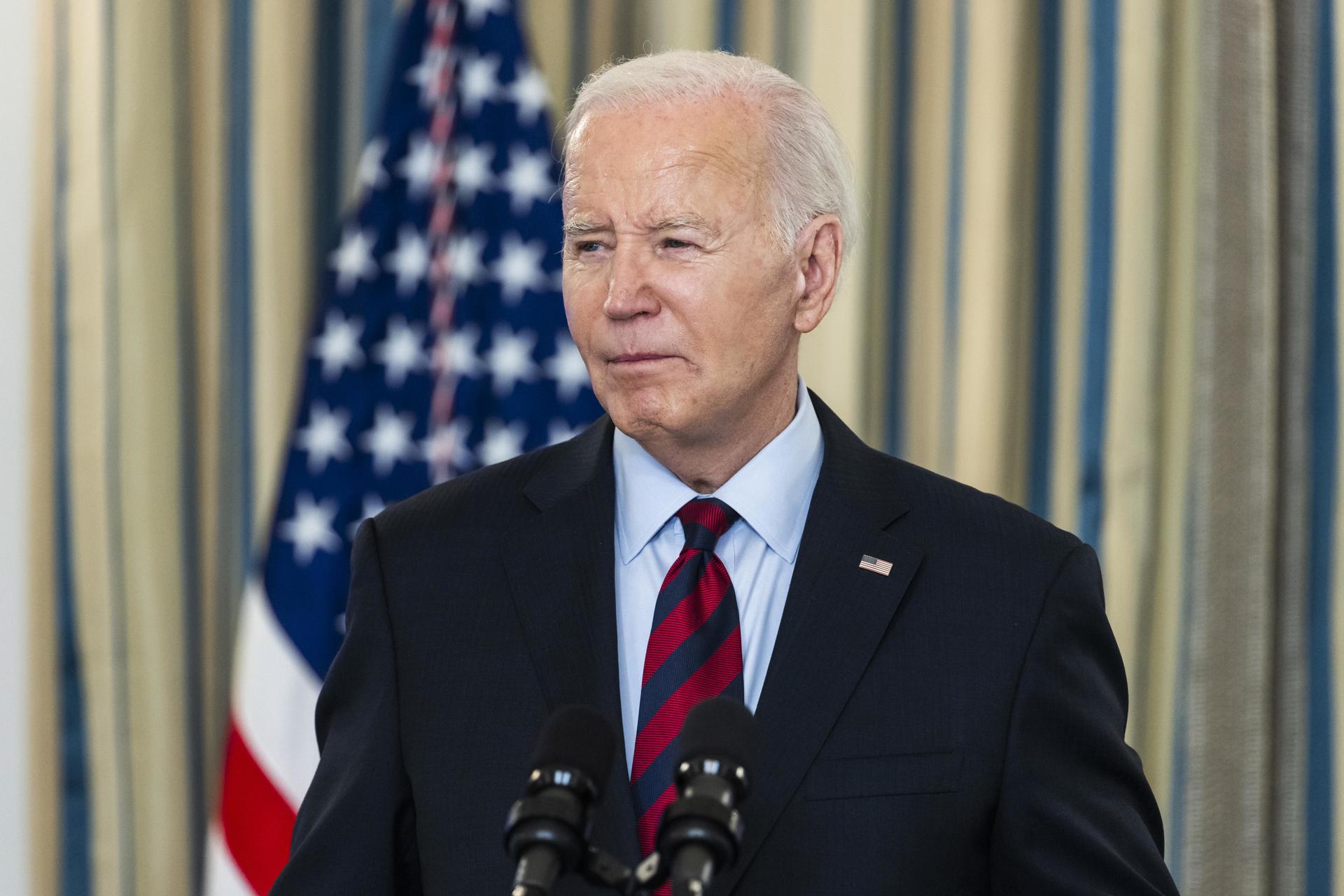 El presidente de Estados Unidos, Joe Biden, fue registrado este martes, 5 de marzo, durante un acto público, en la Casa Blanca, en Washington DC (EE,UU.). EFE/Jim Lo Scalzo/Pool