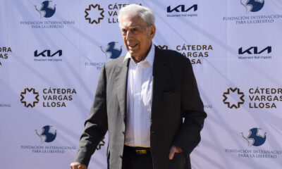 Foto de archivo del nobel de Literatura Mario Vargas Llosa". EFE/Nahia Peciña