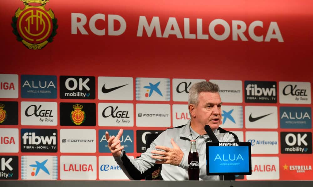 El entrenador del Mallorca, el mexicano Javier Aguirre, en la rueda de prensa en la víspera del encuentro de vuelta de semifinales de Copa del Rey ante la Real Sociedad. EFE/ Miquel A. Borràs