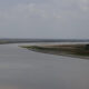 Fotografía del cauce del río Magdalena con bajo nivel de agua, el 26 de marzo de 2024, en su paso por la población de Gautaca, corregimiento del municipio de Santa Cruz de Mompox (Colombia). EFE/Ricardo Maldonado Rozo
