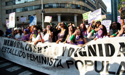 Mujeres participan en una manifestación en conmemoración del Día Internacional de la Mujer, este viernes en Bogotá (Colombia). EFE/ María José González