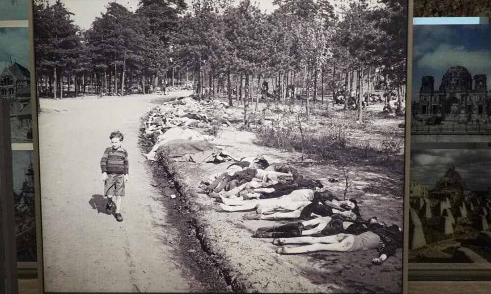 ÁMSTERDAM.- Plantage, el barrio que una vez acogió a judíos que esperaban su deportación de Ámsterdam, alberga ahora el nuevo Museo Nacional del Holocausto, un centro que contará, ocho décadas después de ese genocidio, la historia de la persecución judía, pero que se inaugurará inevitablemente empañado por la guerra israelí en Gaza. EFE/ Imane Rachidi