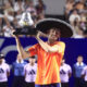 El tenista australiano Alex De Minaur, devuelve una pelota al noruego Casper Ruud, este sábado durante la final de sencillos, en el Abierto Mexicano de Tenis. EFE/David Guzmán
