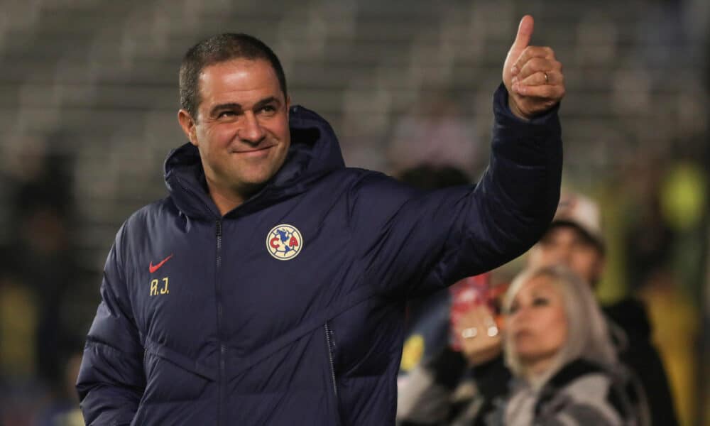 Fotografía de archivo en al que se registró al director técnico del club mexicano de fútbol América, André Jardine, en el estadio Cotton Bowl, en Dallas (Texas, EE.UU.). EFE/Carlos Ramírez