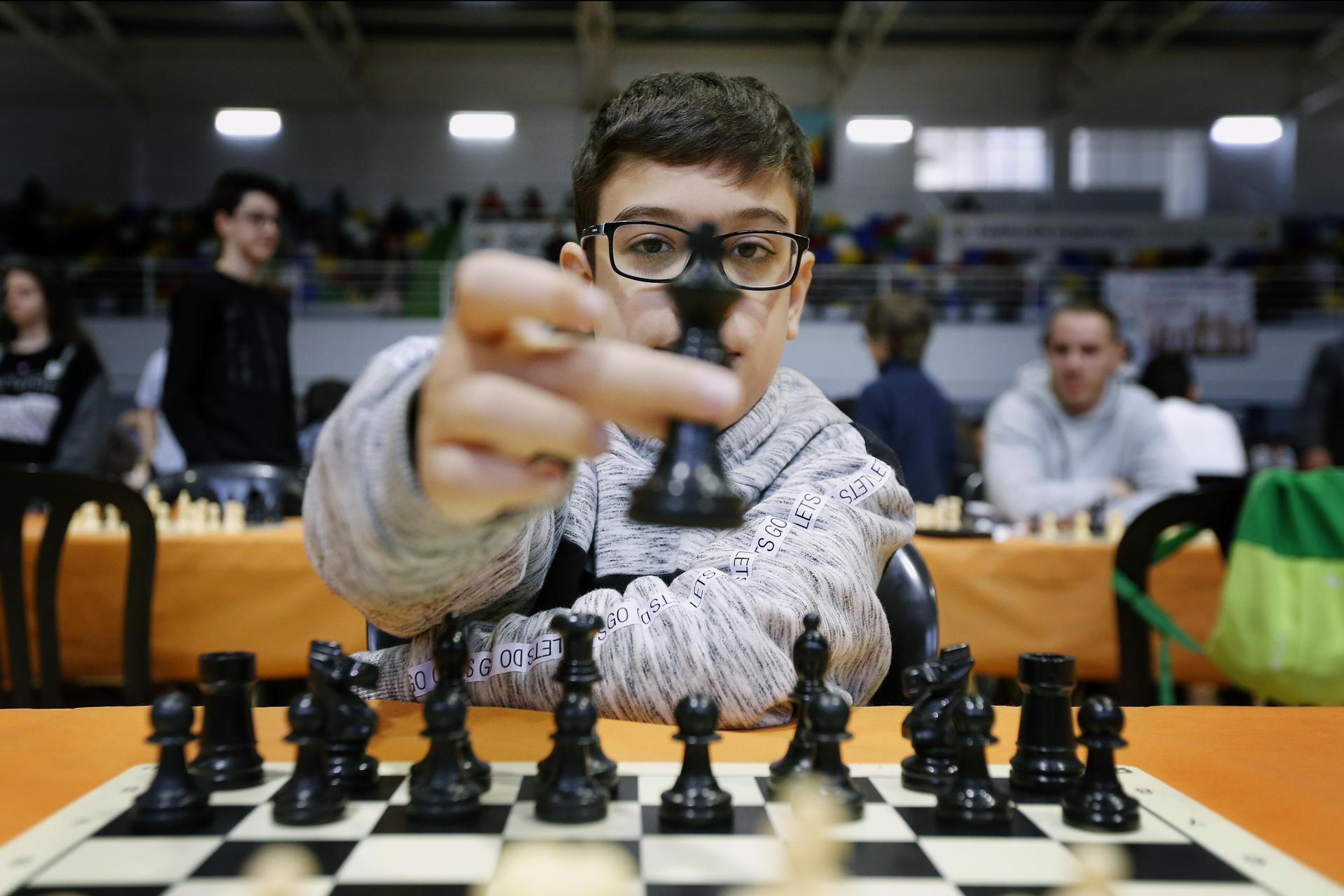 El jugador argentino de ajedrez, Faustino Oro, de 10 años de edad, aseguró este lunes a EFE que sueña con llegar a ser campeón del Mundo, si bien precisó que para alcanzar este objetivo le queda mucho que aprender y mejorar. EFE/ Manuel Lorenzo