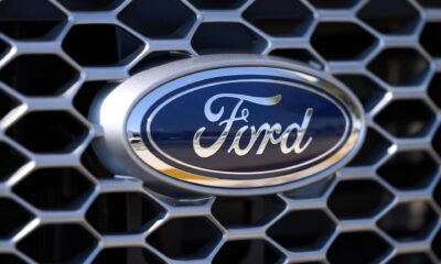 Ford vendio 20.223 vehículos eléctricos en los tres primeros meses del año, un 86,1 % más que en el mismo periodo de 2023. Las ventas de híbridos alcanzaron un máximo histórico con 38.421 unidades, un aumento del 42 %. Imagen de archivo. EFE/EPA/ALLISON DINNER