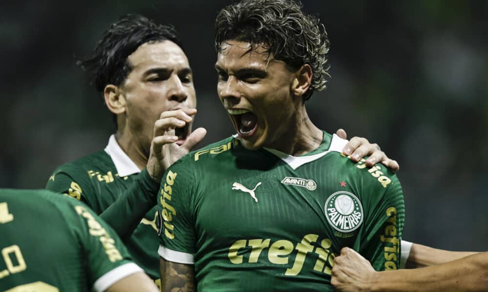 El colombiano Richard Ríos celebra su gol, el primero del Palmeiras en el partido de este miércoles ante Independiente del Valle (IDV) por la Copa Libertadores en el estadio Allianz Parque en Sao Paulo (Brasil). EFE/ Isaac Fontana