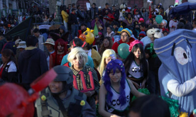 Fanáticos de películas, series y cómics participan de la celebración anual del "día del orgullo friki" hoy en La Paz (Bolivia). EFE/Luis Gandarillas