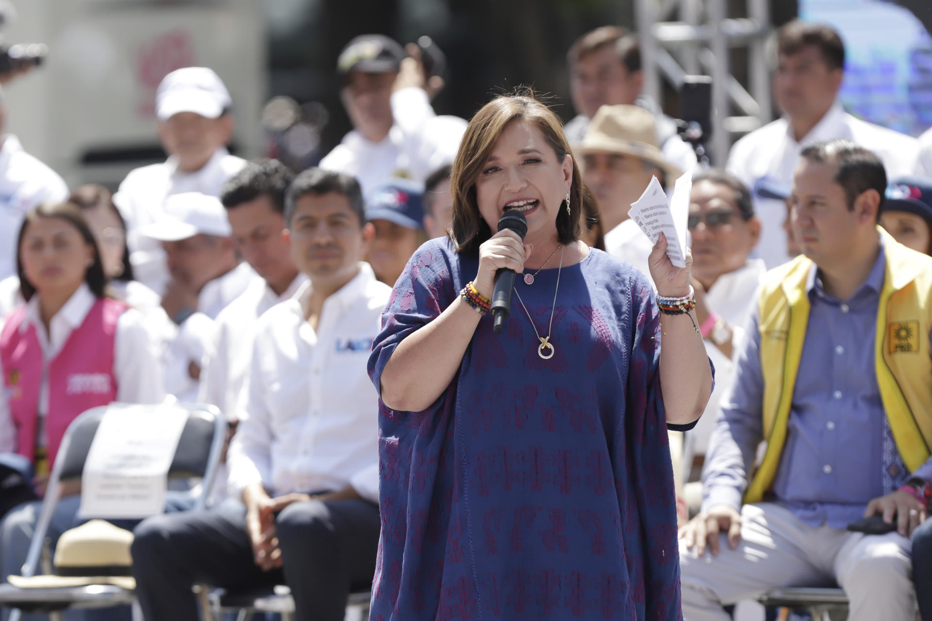 La candidata a la presidencia de México por la coalición Fuerza y Corazón por México, Xóchitl Gálvez, participa en un acto de campaña este sábado en la ciudad de Puebla (México). EFE/ Hilda Ríos