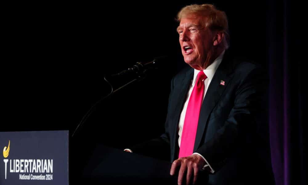 El expresidente estadounidense Donald Trump habla en la Conferencia Nacional del Partido Libertario en Washington, DC, Estados Unidos, 25 de mayo de 2024. EFE/EPA/Will Oliver