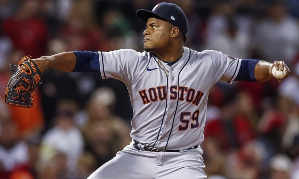 Fotografía de archivo en la que se registró al dominicano Framber Valdez, abridor zurdo de los Astros de Houston, quien trabajó siete entradas, permitió dos carreras y ponchó a cuatro bateadores, para acreditarse el triunfo a domicilio de su equipo 2-5 sobre los Tigres de Detroit en la MLB. EFE/CJ Gunther