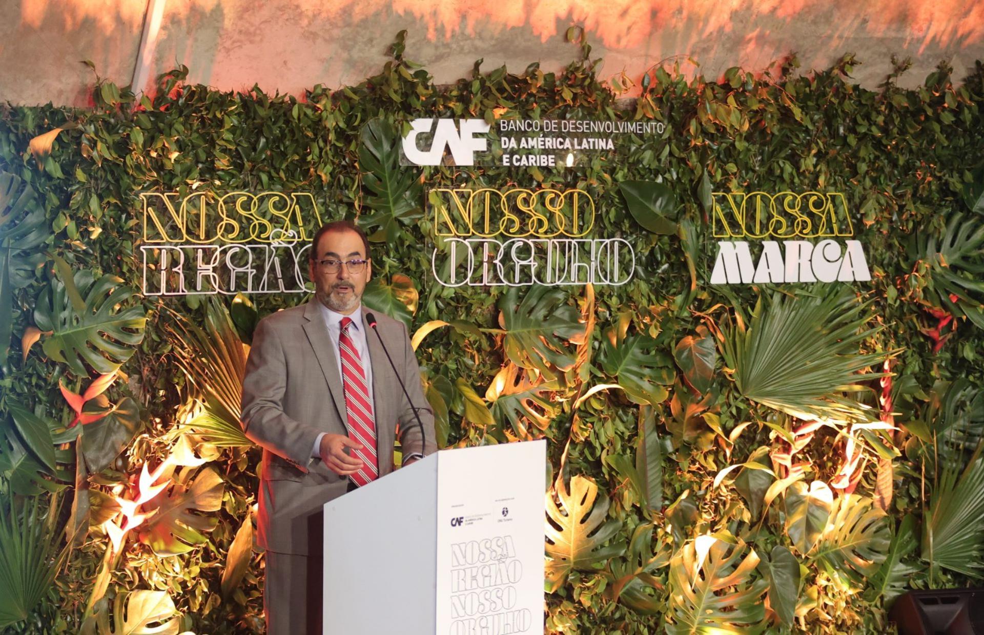 El presidente de CAF, Sergio Díaz-Granados, durante el lanzamiento de la Marca Región LAC este miércoles en el Memorial de América Latina, en São Paulo. EFE/CAF