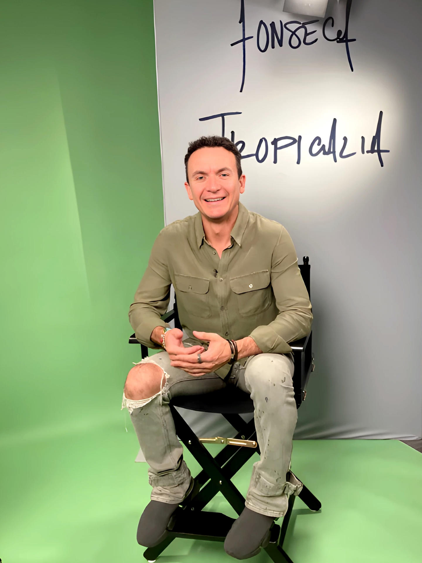 El cantante colombiano Fonseca posa durante una entrevista, el 1 de mayo de 2024 en Miami, Florida (Estados Unidos). EFE/ Ivonne Malaver