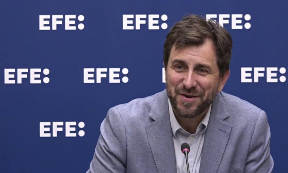 El candidato de JxCAT en las europeas, Toni Comín, durante su participación en Bruselas (Bélgica) en el marco del ciclo de ruedas de prensa organizadas por la Agencia EFE sobre las elecciones europeas del 9 de junio. EFE/EFE TV