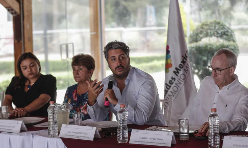 El presidente del Grupo de Ciudades Patrimonio de la Humanidad y alcalde de San Cristóbal de La Laguna, Luis Yeray Gutiérrez (2-d), la presidenta municipal de San Luis Potosí y presidenta ANCMPM A.C, Daniela Cid González (i), la alcaldesa de Xochimilco, Juana Onésima Delgado (2-i) y el nuevo consejero de Turismo en la Embajada de España en México y director de la Oficina Española de Turismo (OET), Fernando Villalba Torres (d) participan durante la presentación del Grupo Patrimonio Ciudades Humanidad España, este jueves en la Ciudad de México (México). EFE/Isaac Esquivel