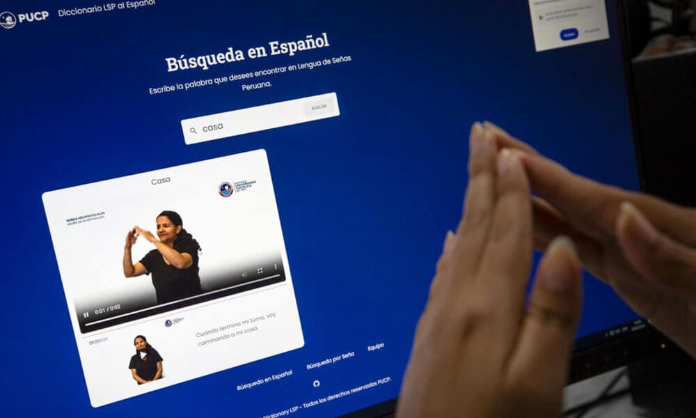 Un nuevo diccionario virtual bilingüe castellano-lengua de señas peruana, diseñado con inteligencia artificial por un equipo multidisciplinar y promovido por la Pontificia Universidad Católica del Perú (PUCP), está disponible de forma gratuita para personas con discapacidad auditiva o para quien quiera aprender este lenguaje. EFE/ Pontificia Universidad Católica