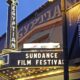 Fotografía de archivo fechada el 25 de enero de 2010 donde se muestra el cartel luminoso del Festival de Cine de Sundance en la fachada del Teatro Egipcio en Park City, Utah (Estados Unidos). EFE/George Frey