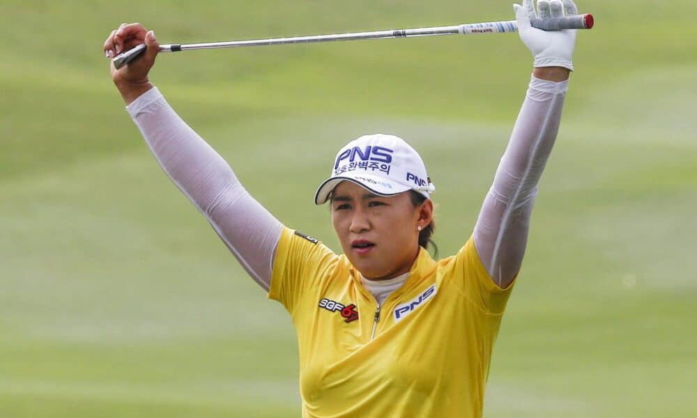 Fotografía de archivo en la que se registró a la golfista surcoreana Amy Yang, quien ganó este domingo, 23 de junio, el torneo US Women's Open, uno de los cinco principales del circuito LPGA. EFE/Ahmad Yusni