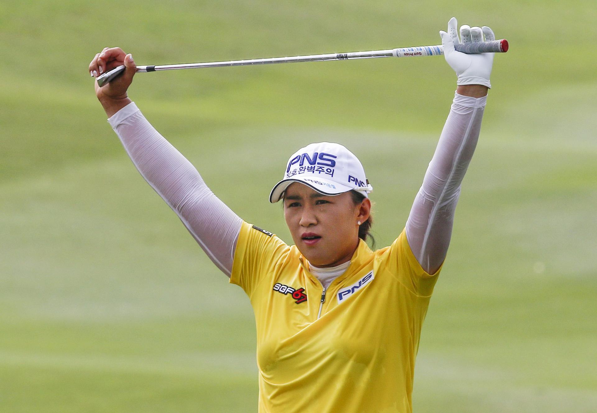 Fotografía de archivo en la que se registró a la golfista surcoreana Amy Yang, quien ganó este domingo, 23 de junio, el torneo US Women's Open, uno de los cinco principales del circuito LPGA. EFE/Ahmad Yusni
